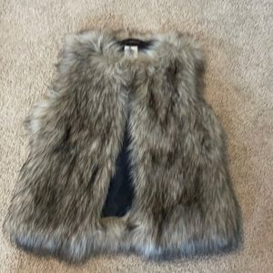 Gap kids faux fur vest size 8